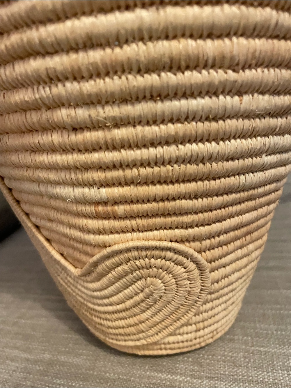 CELINE Classic Panier Braided Raffia Calfskin Triomphe Tan w dust bag - Picture 11 of 16